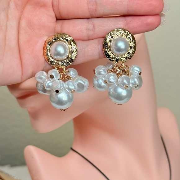 Flower Pearl Earrings Gold or Silver | Freshwater Pearl  ⚜️ Elegant Gold and Pearl Cluster Earrings